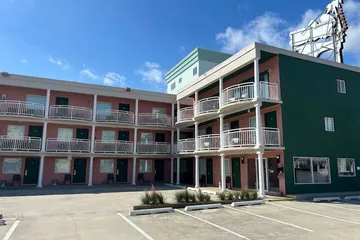 Coliseum Ocean Resort