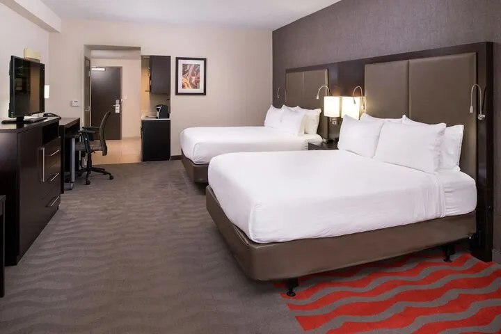 Room 3 of 71