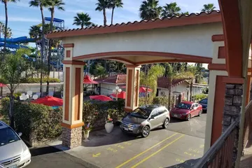 Best Inn & Suites