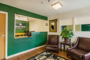 HomeTowne Studios by Red Roof Denver - Glendale / Cherry Creek