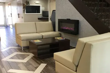 Super 8 by Wyndham South Holland