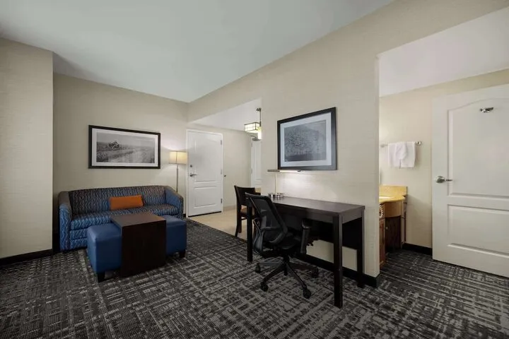 Room 4 of 42