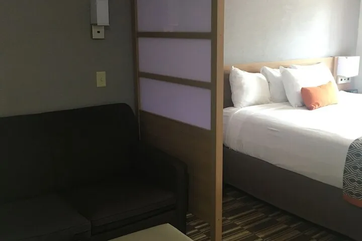 Room 3 of 20