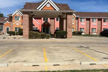 Longhorn Inn and Suites
