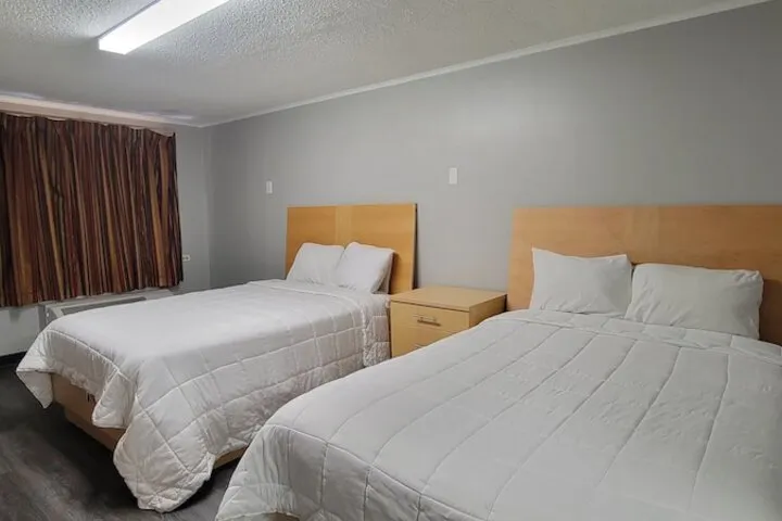 Room 4 of 13