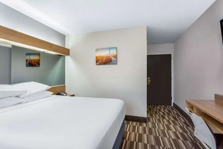 Room 5 of 24