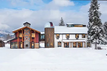 Compass Rose Lodge