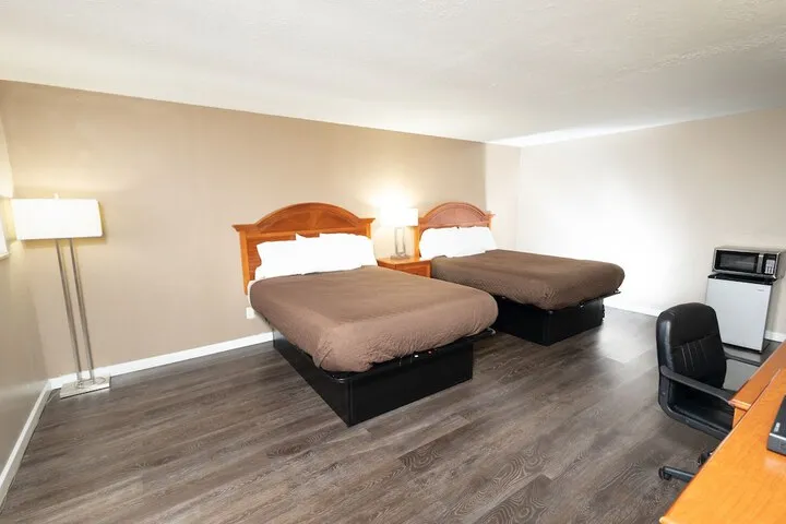 Room 3 of 8
