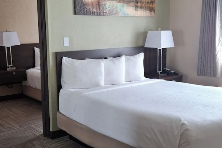Room 3 of 36