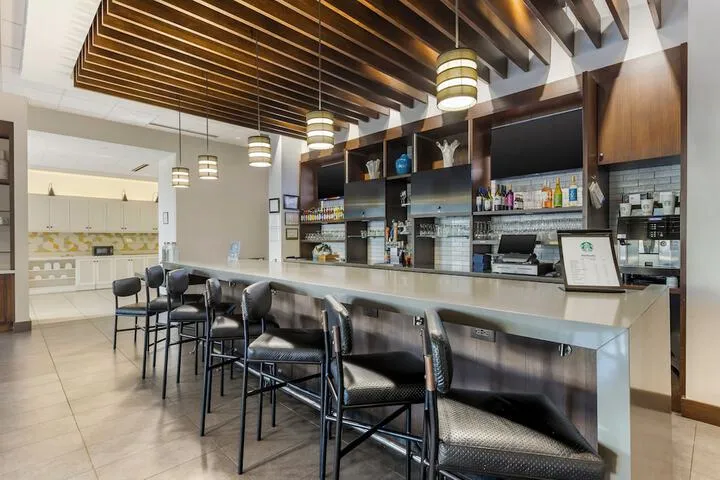 Lobby lounge