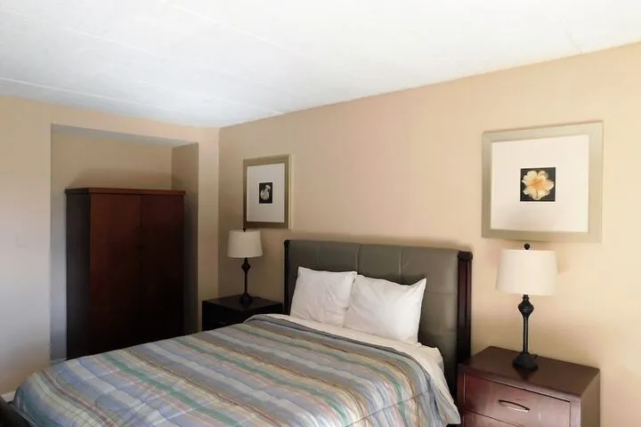 Room 3 of 48