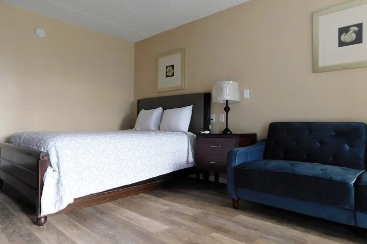 Room 5 of 48