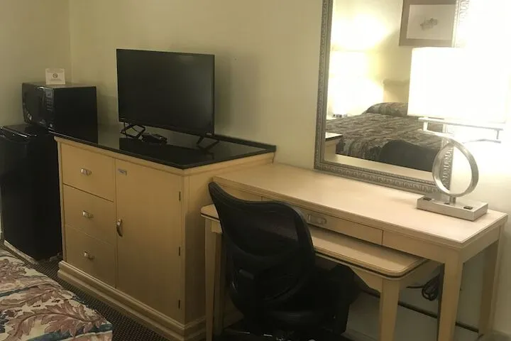 Room 2 of 34