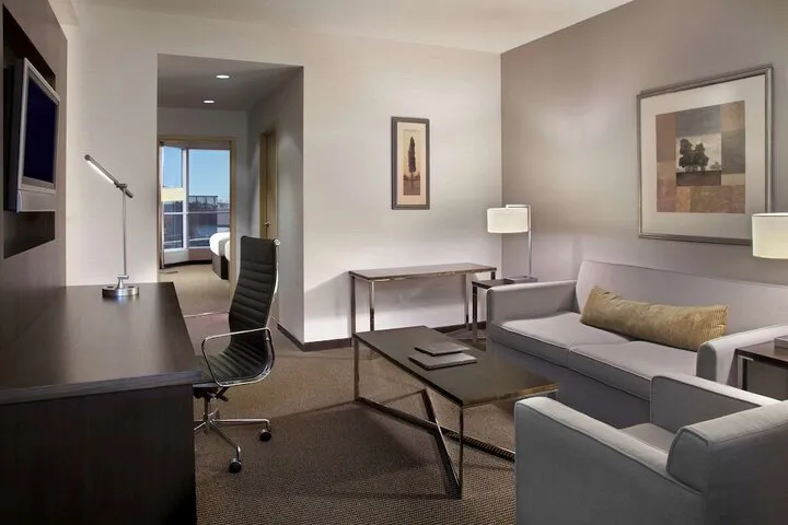 Room 5 of 96