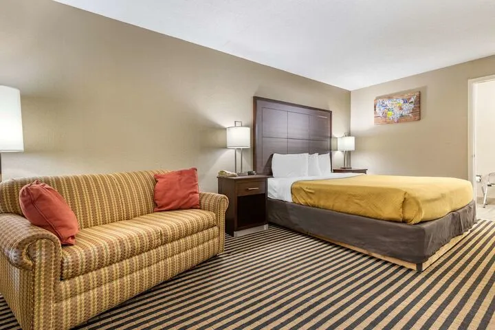 Room 5 of 23
