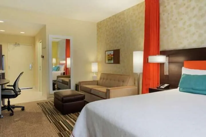 Room 4 of 35