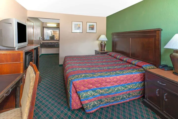 Room 3 of 19
