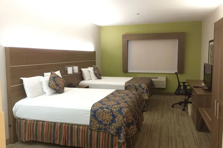 Room 4 of 44