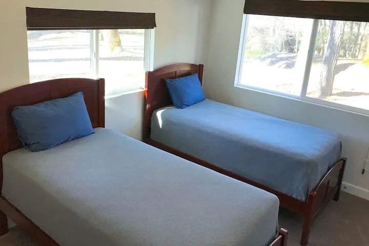 Room 5 of 118