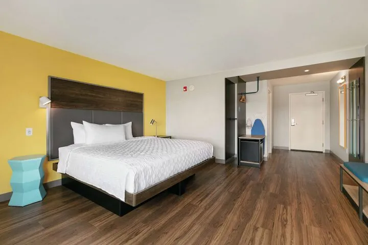 Room 5 of 30