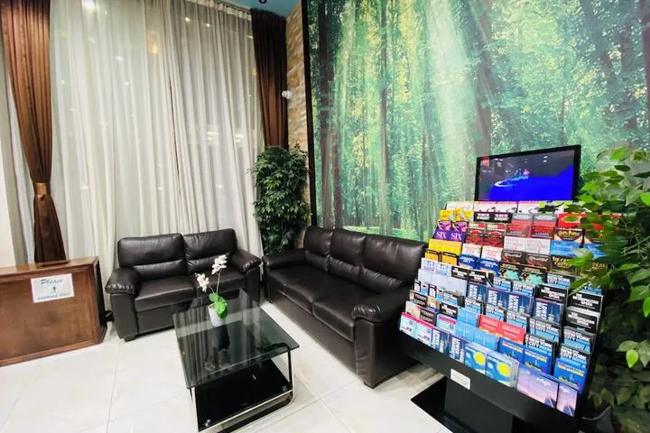 Lobby lounge