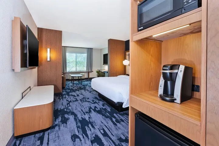 Room 4 of 28