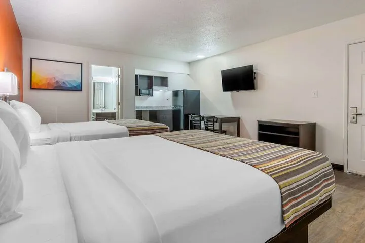 Room 4 of 38