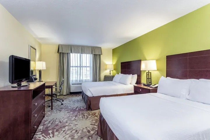 Room 4 of 34