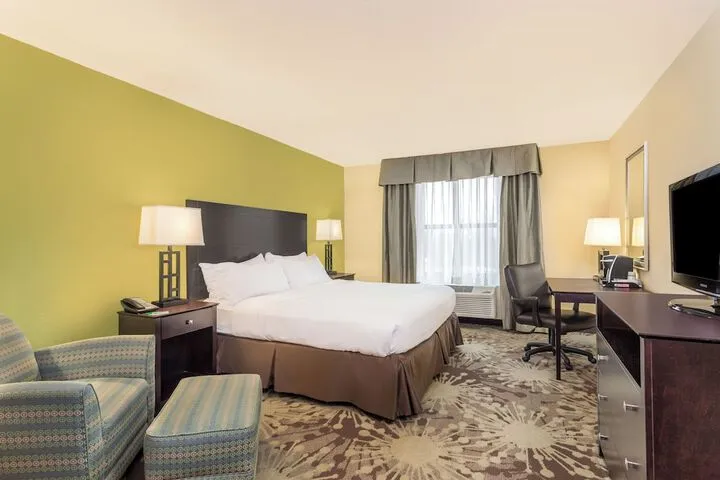 Room 5 of 34