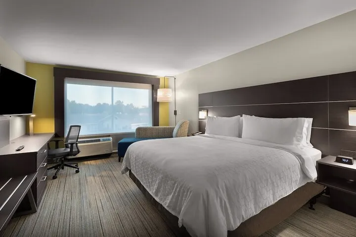 Room 2 of 47