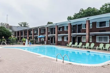 Rodeway Inn & Suites Williamsburg Central
