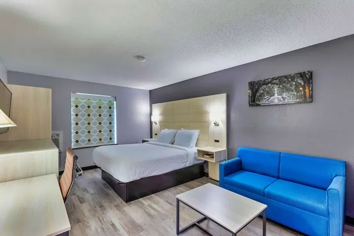 Room 4 of 26