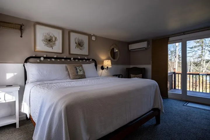Room 3 of 44