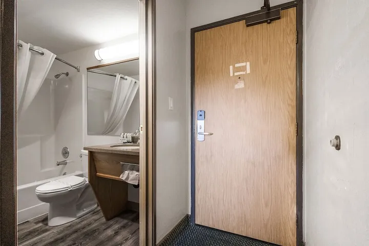 Hotel 3 of 55