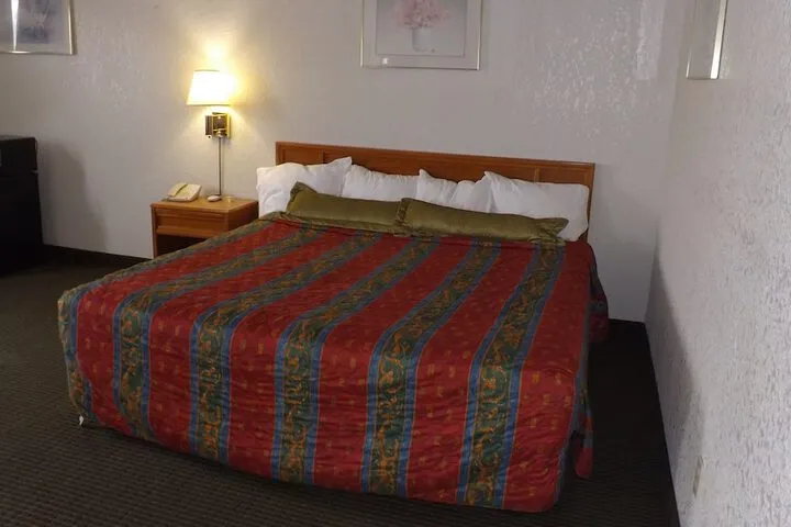 Room 4 of 30