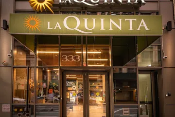 La Quinta Inn & Suites by Wyndham Times Square South