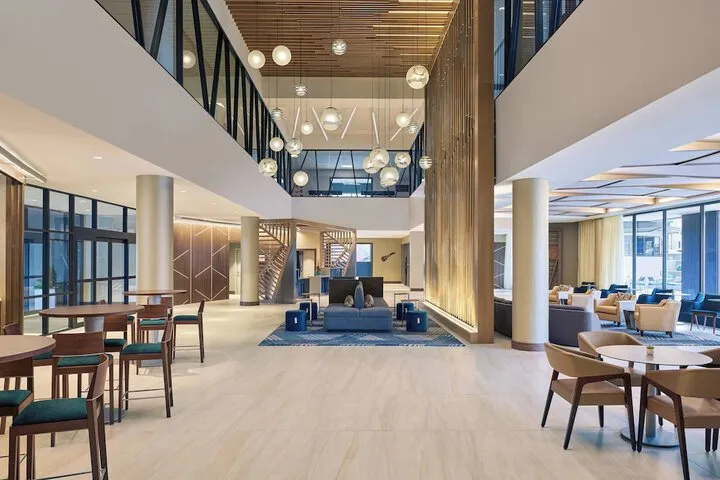 Lobby lounge