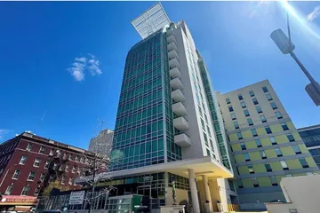 LIC Manhattan View Hotel