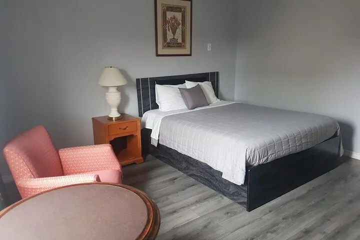 Room 4 of 23