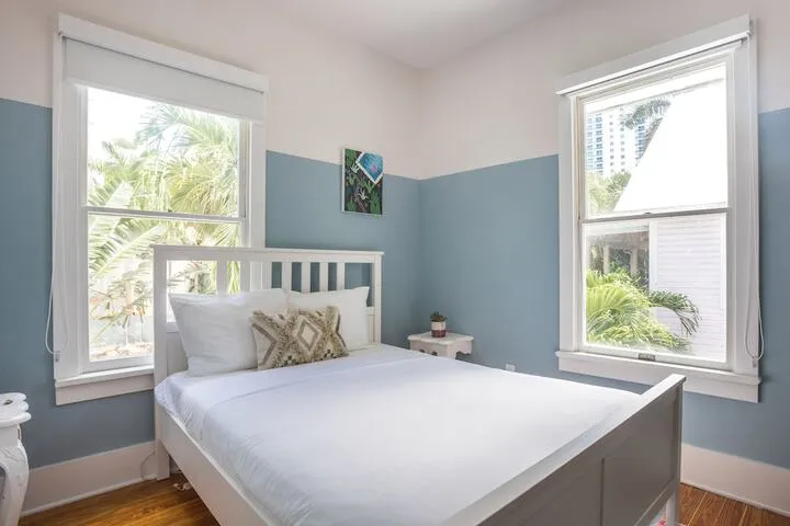 Room 4 of 72