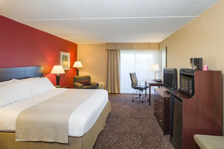 Room 4 of 55