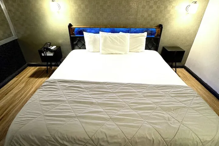 Room 3 of 50
