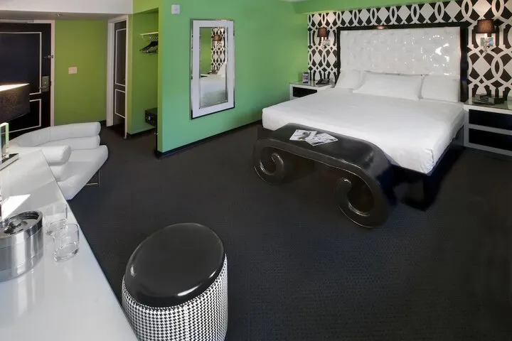 Room 3 of 41