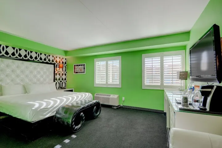 Room 4 of 41
