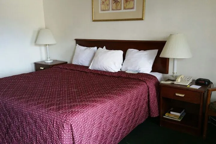 Room 2 of 27