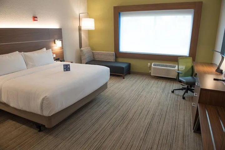 Room 5 of 34