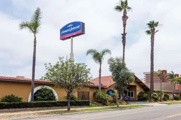 Howard Johnson by Wyndham National City / San Diego South