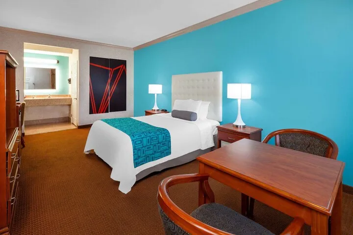 Room 5 of 20