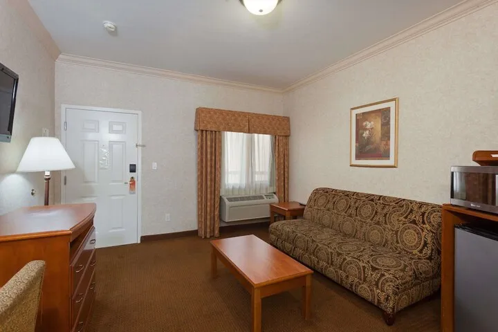 Room 4 of 20