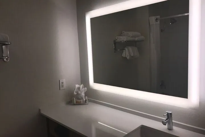 Room 4 of 53